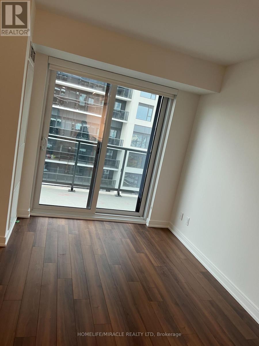 30 Samuel Wood Way N, Toronto, Ontario  M9B 0C9 - Photo 4 - W14090914