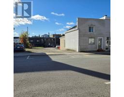 7 WILLIAM STREET E, Smiths Falls, Ontario