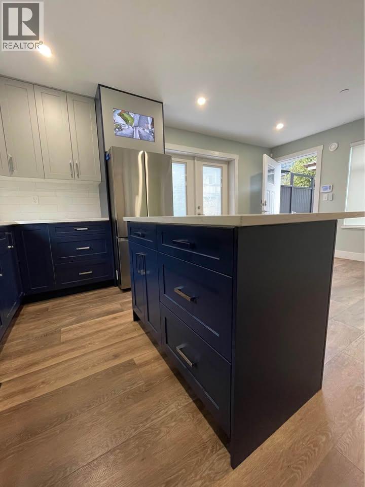 3-165 W 17TH AVENUE