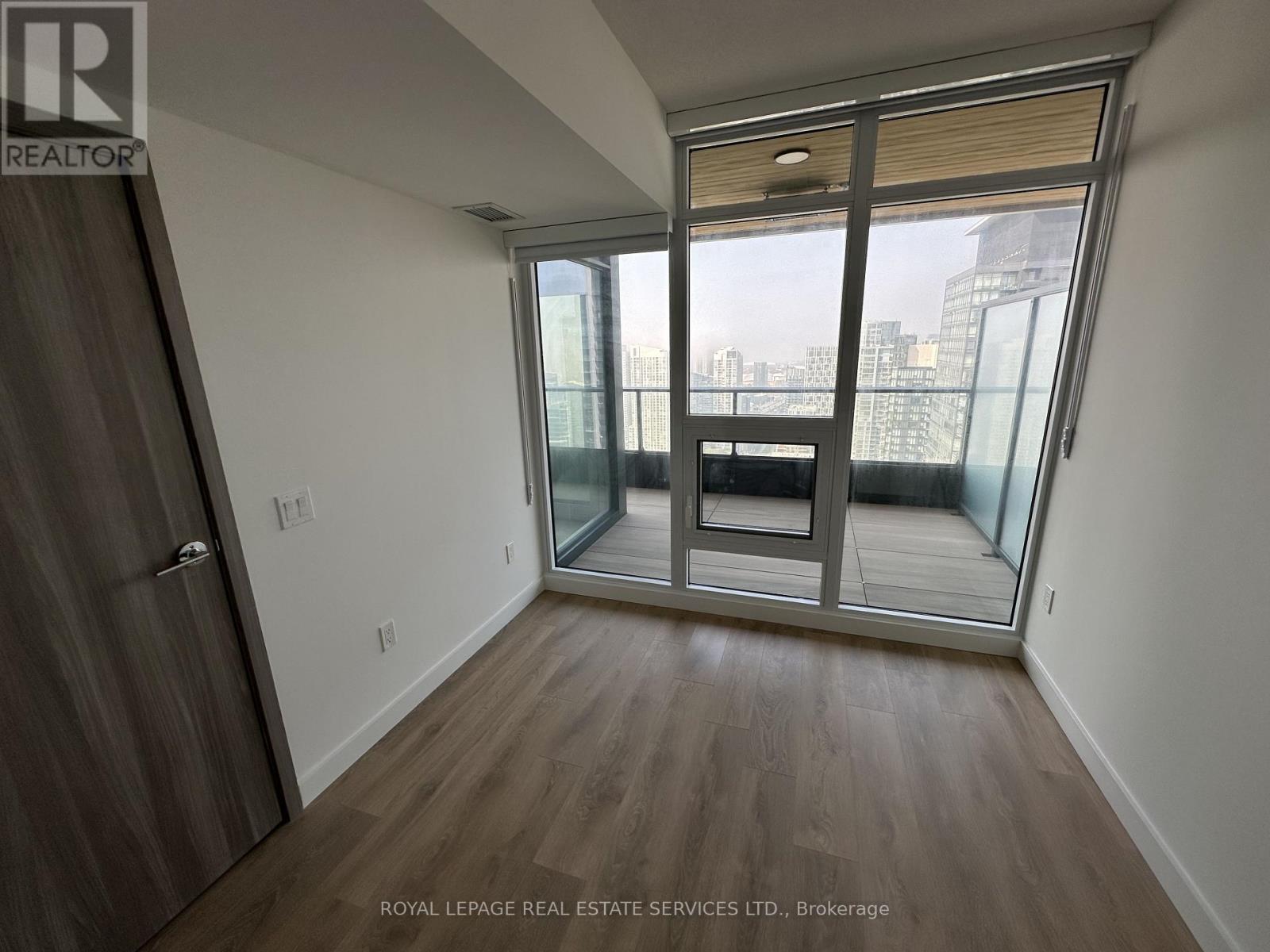 4615 B - 3 Concord Cityplace Way, Toronto, Ontario  M5V 0X4 - Photo 7 - C14090944