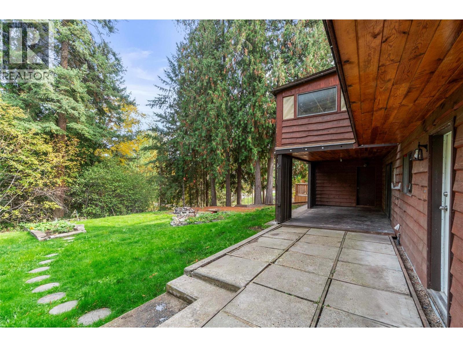 2455 Forest Drive, Blind Bay, British Columbia  V0E 1H2 - Photo 54 - 10403424