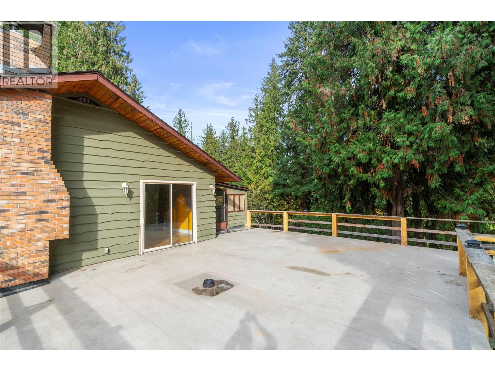 2455 Forest Drive, Blind Bay, British Columbia  V0E 1H2 - Photo 17 - 10403424