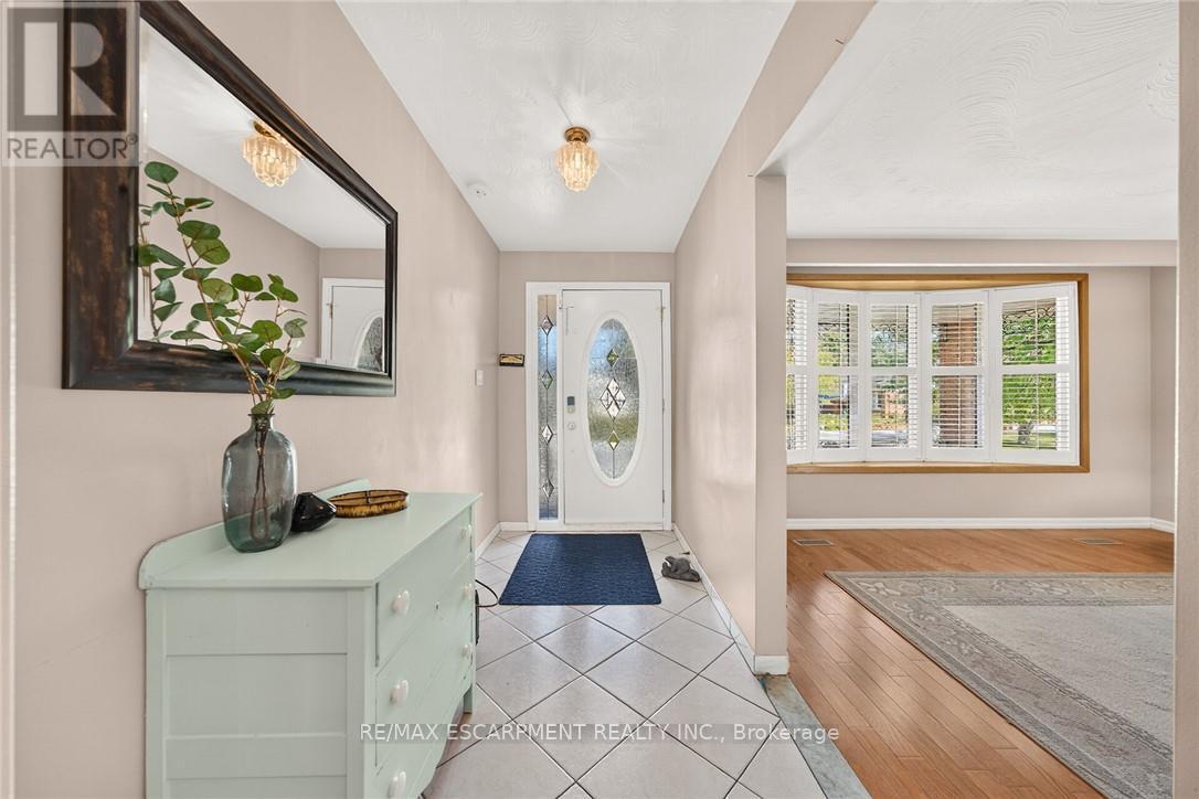 3 Harvard Place, Hamilton, Ontario  L9B 1S1 - Photo 3 - X14090942