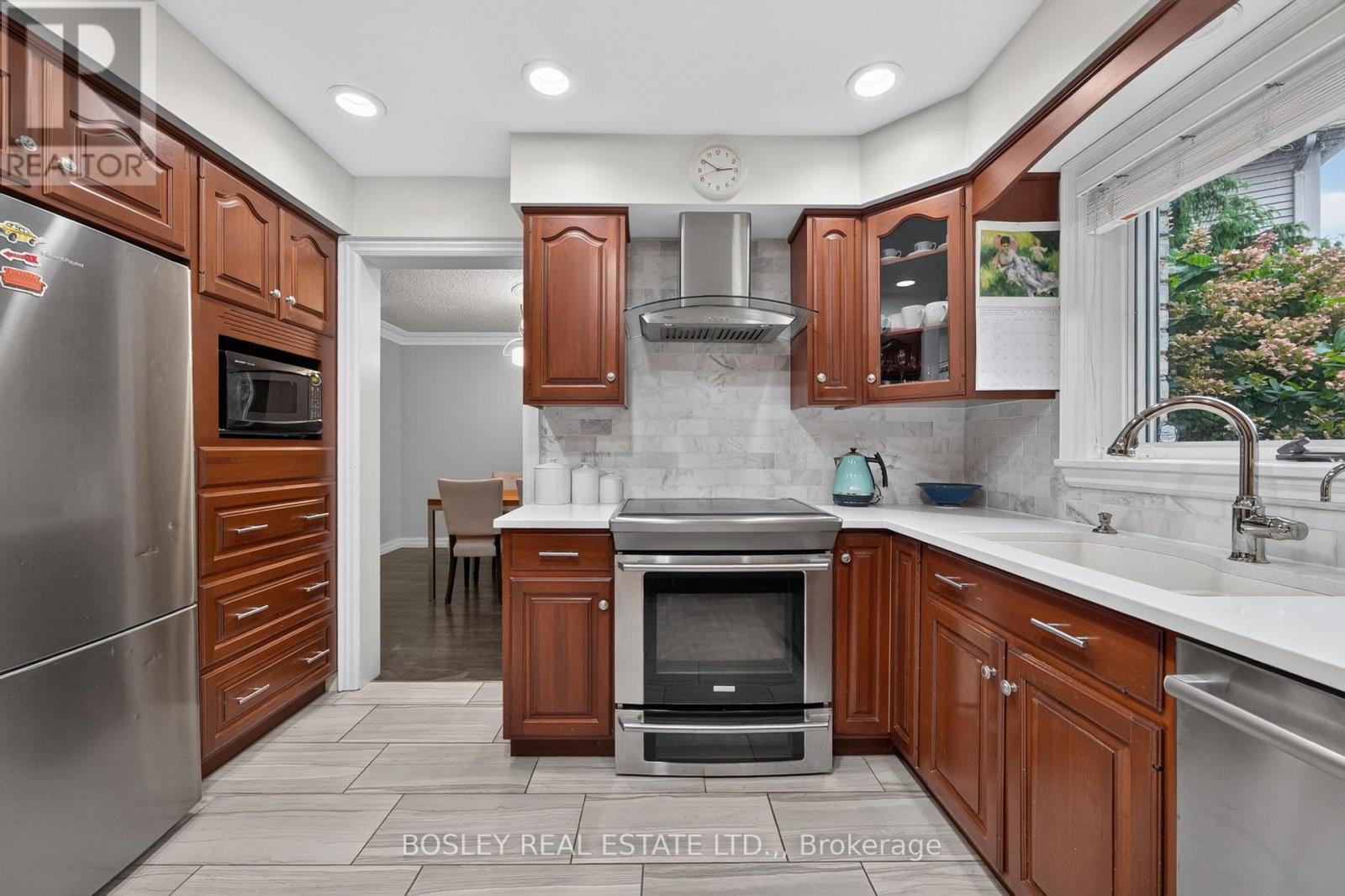 28 Arbour Glen Drive, St. Catharines (Grapeview), Ontario L2W 1B3 - Photo 13 - X13815020
