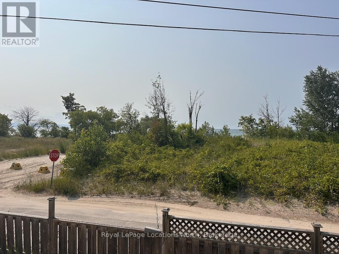 201 Shore Lane, Wasaga Beach, Ontario  L9Z 2J3 - Photo 15 - S14090976