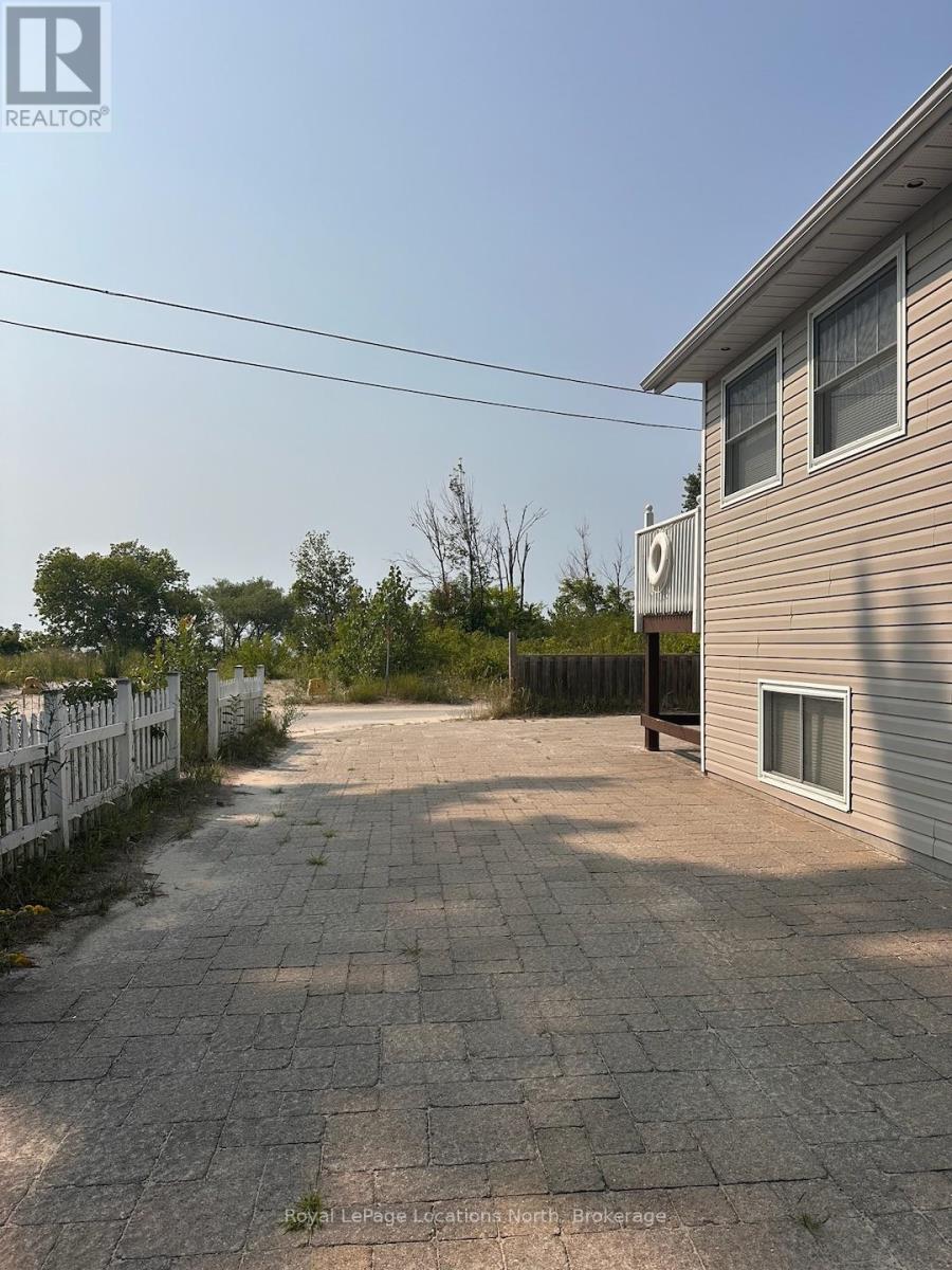 201 Shore Lane, Wasaga Beach, Ontario  L9Z 2J3 - Photo 16 - S14090976