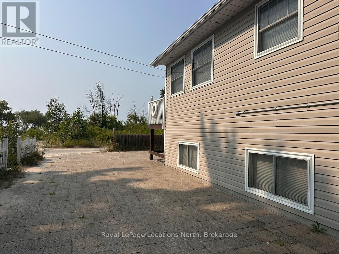 201 Shore Lane, Wasaga Beach, Ontario  L9Z 2J3 - Photo 17 - S14090976