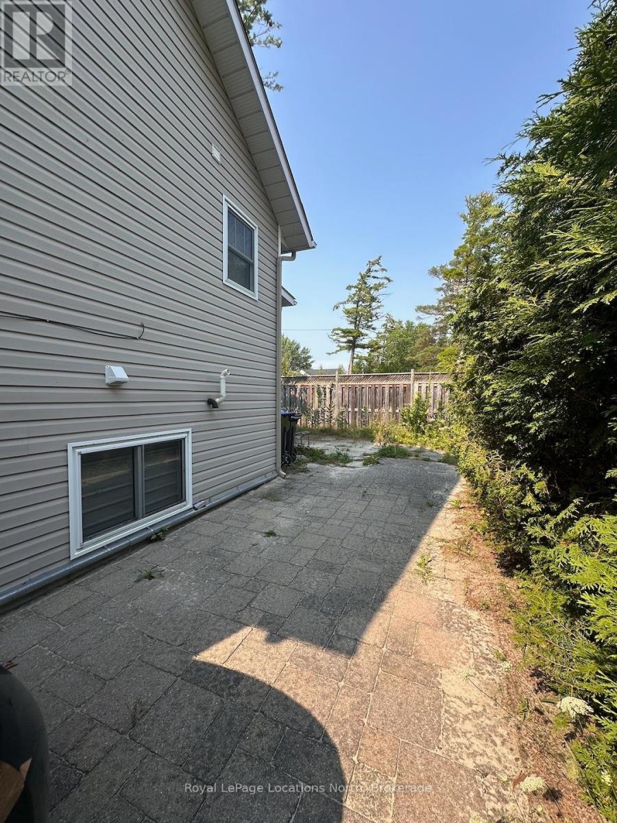 201 Shore Lane, Wasaga Beach, Ontario  L9Z 2J3 - Photo 18 - S14090976
