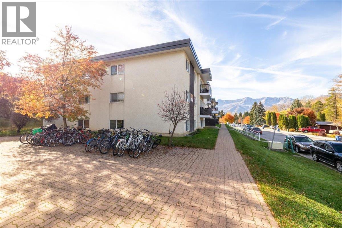 30 RIDGEMONT Avenue Unit# 204