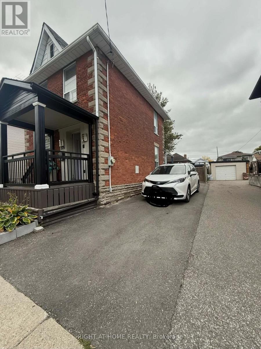 226 Albert Street, Oshawa (Central), Ontario  L1H 4R5 - Photo 2 - E14091034
