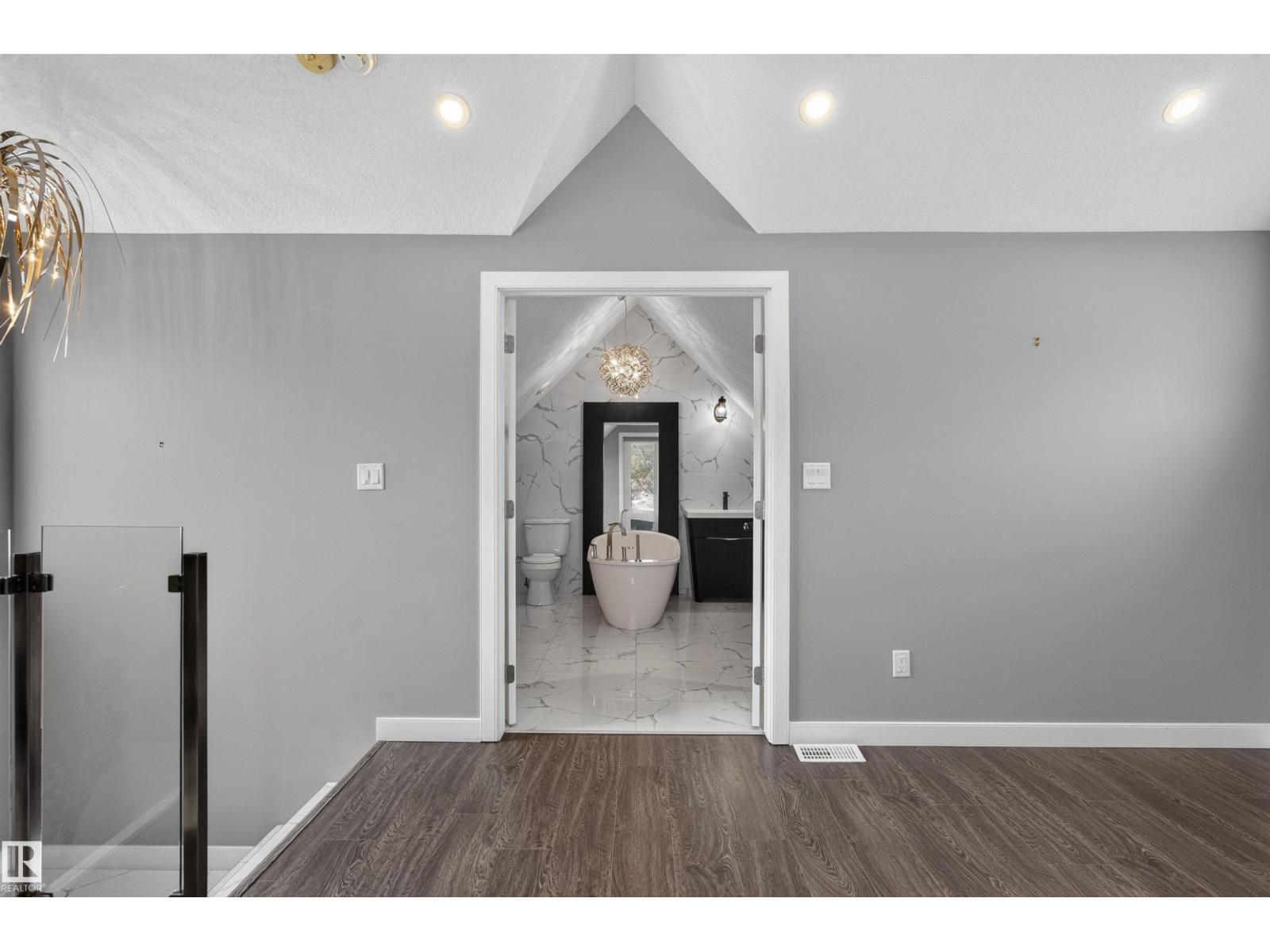 9526 109A AV NW