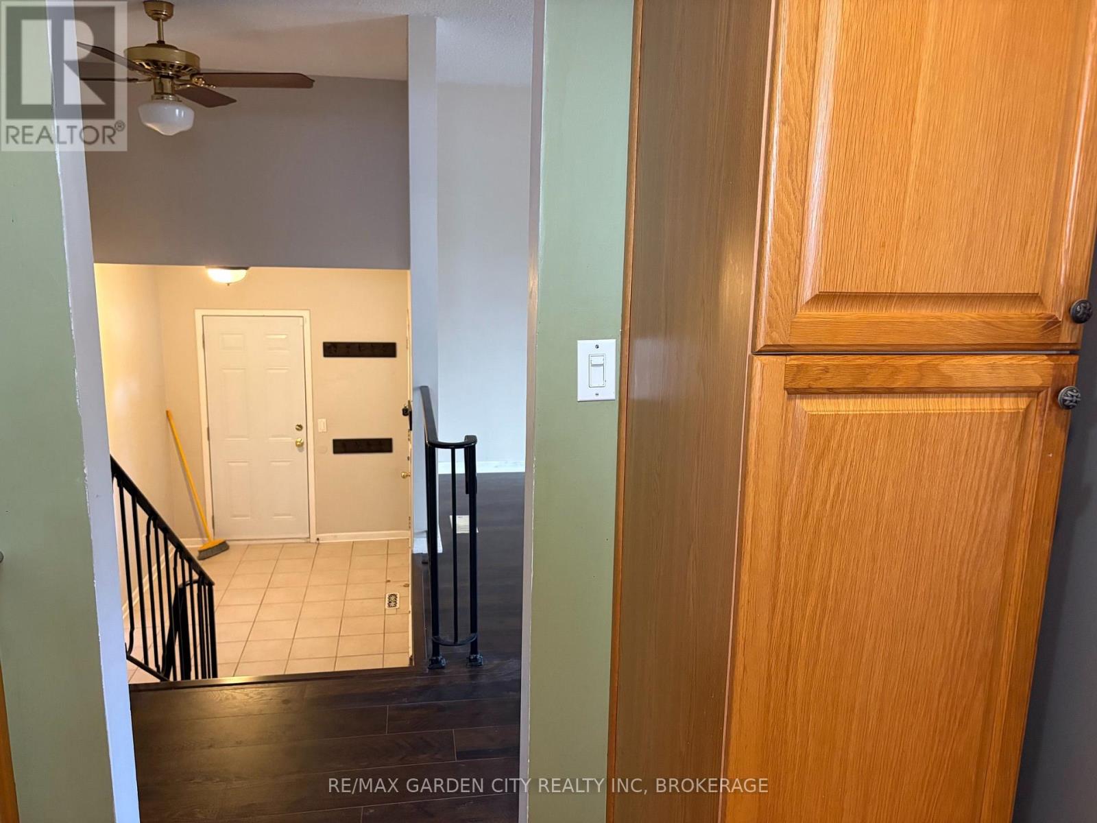 Upper - 9 Stonegate Drive, St. Catharines, Ontario  L2P 3K9 - Photo 15 - X13807524
