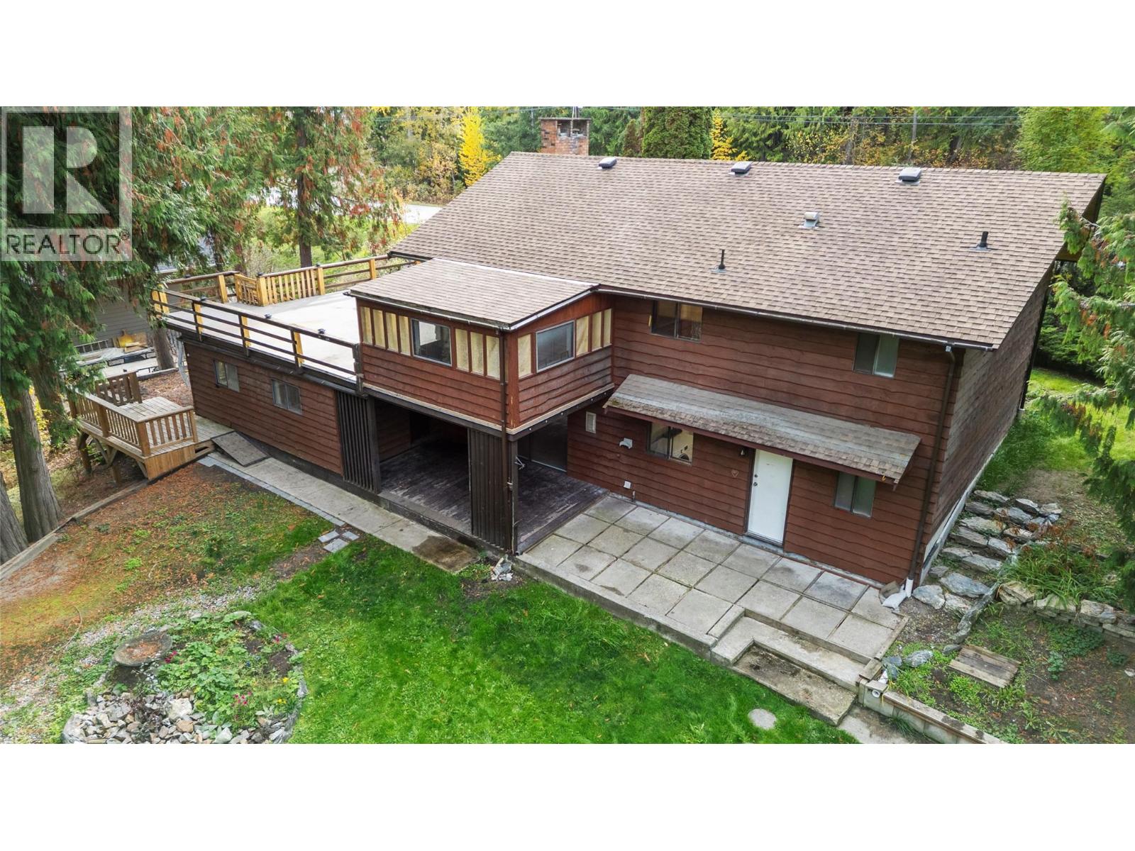 2455 Forest Drive, Blind Bay, British Columbia  V0E 1H2 - Photo 4 - 10403424