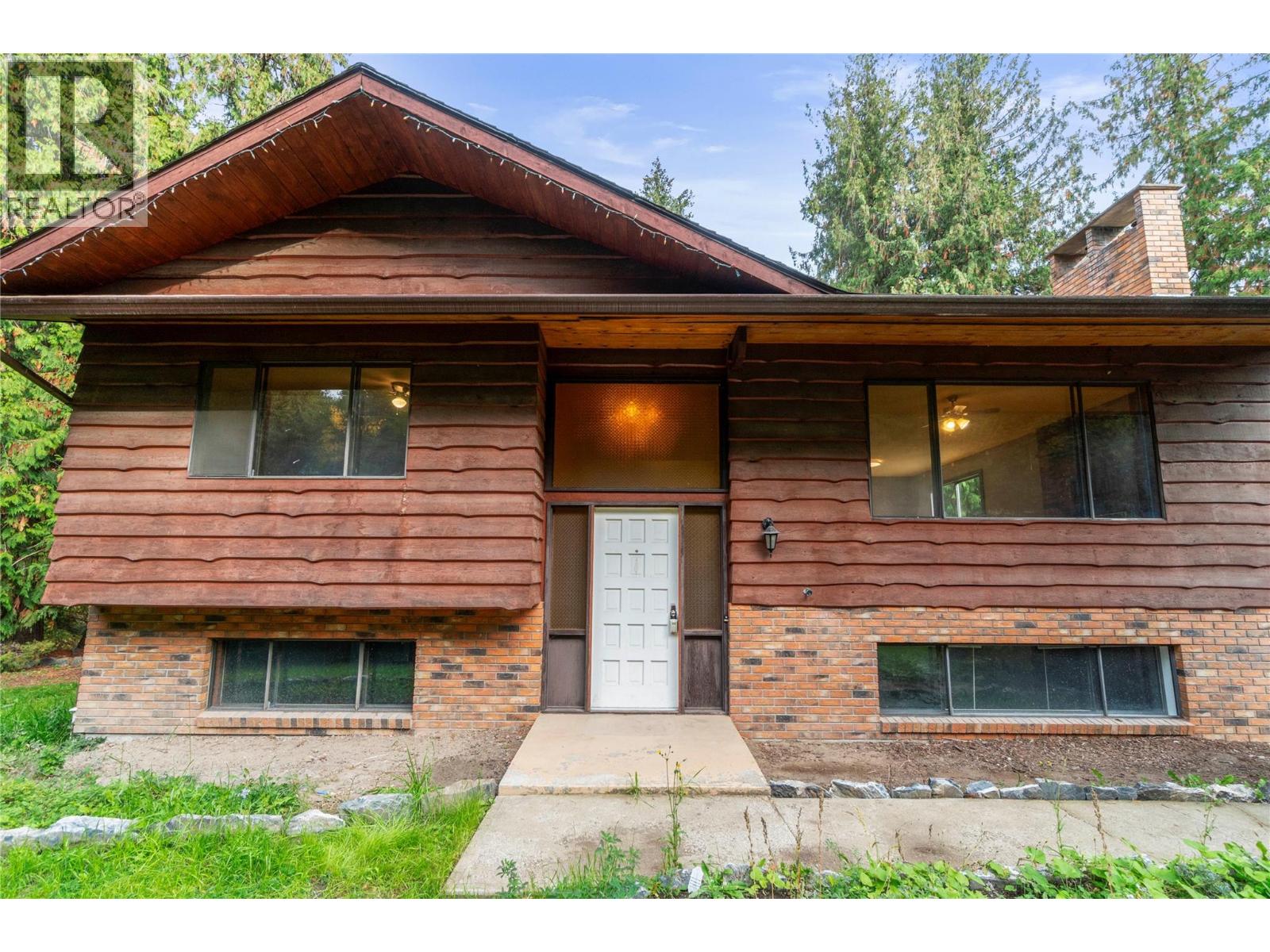 2455 Forest Drive, Blind Bay, British Columbia  V0E 1H2 - Photo 11 - 10403424