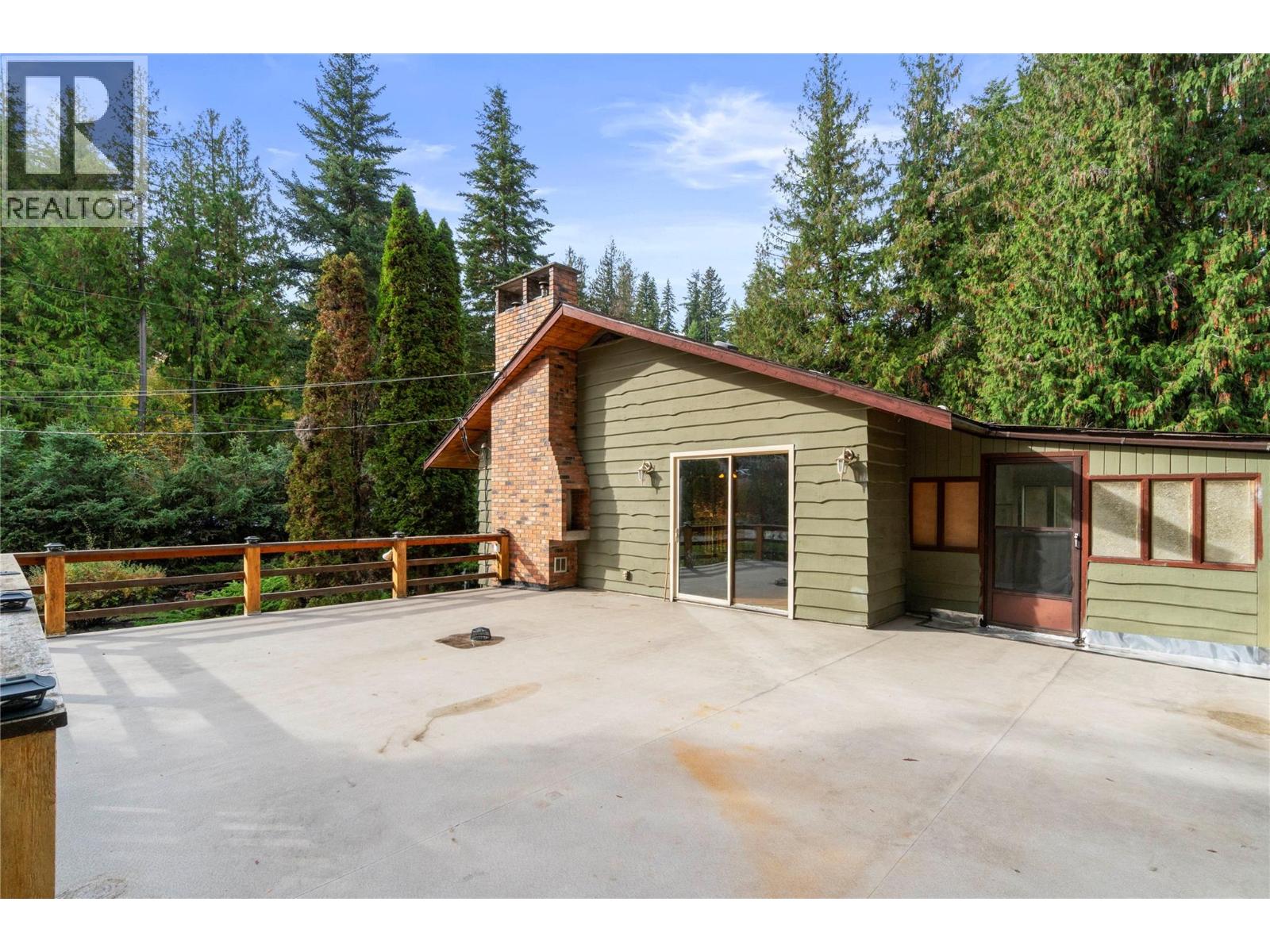 2455 Forest Drive, Blind Bay, British Columbia  V0E 1H2 - Photo 23 - 10403424