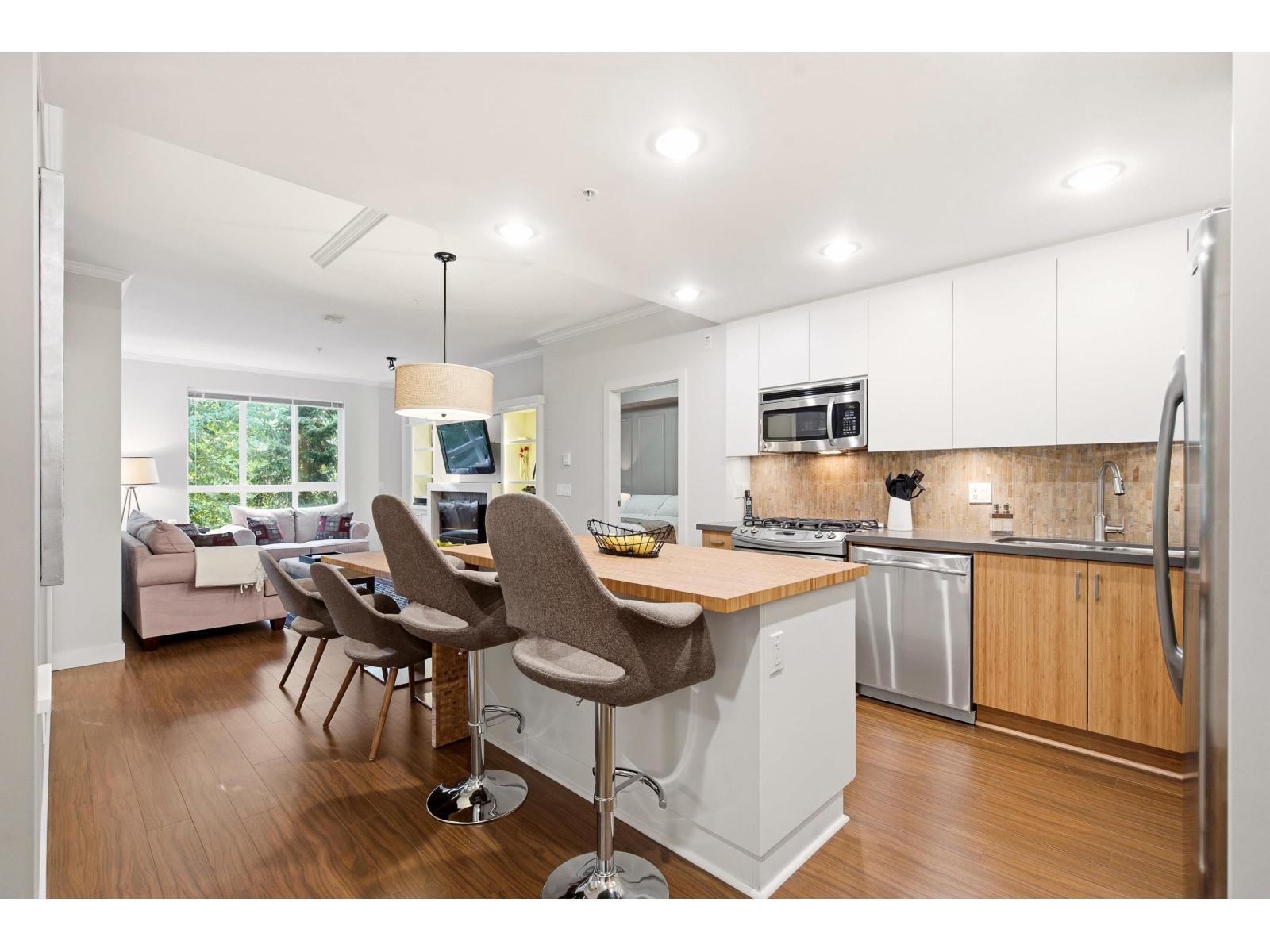 210 15428 31 Avenue, Surrey, British Columbia  V3Z 3W4 - Photo 3 - R3175596