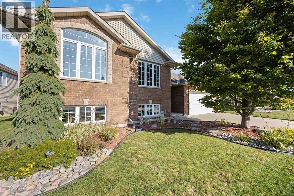 682 Bentinck Drive, St Clair, Ontario  N0N 1G0 - Photo 1 - 26025045