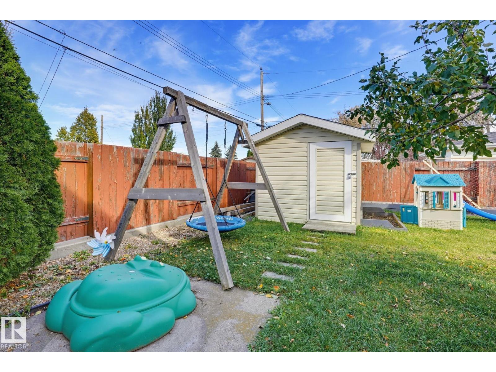 13547 90 ST NW