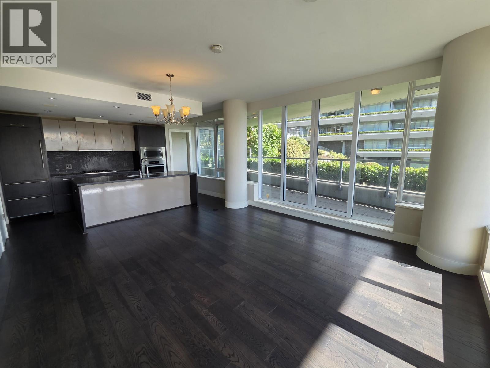 100 888 Arthur Erickson Place, Vancouver, British Columbia  V7T 0B1 - Photo 3 - R3096111