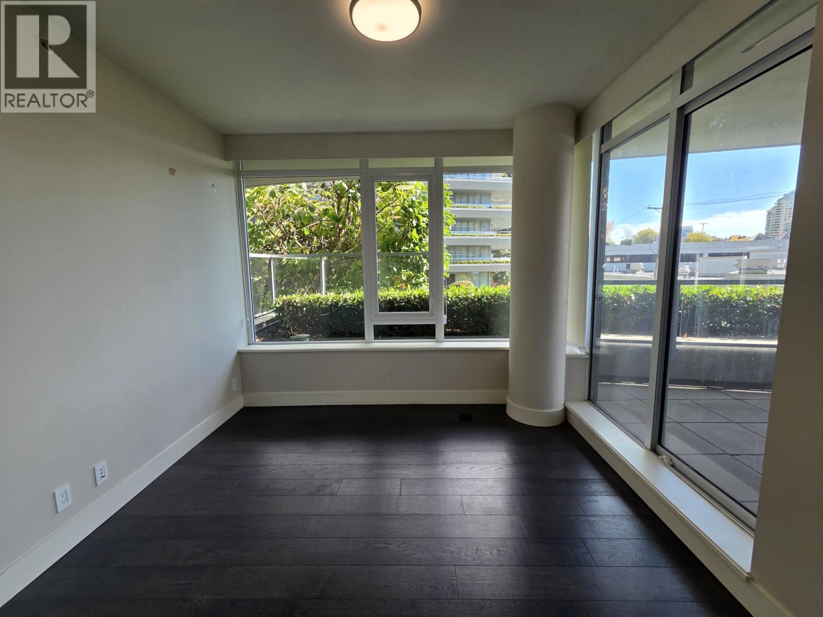 100 888 Arthur Erickson Place, Vancouver, British Columbia  V7T 0B1 - Photo 8 - R3096111