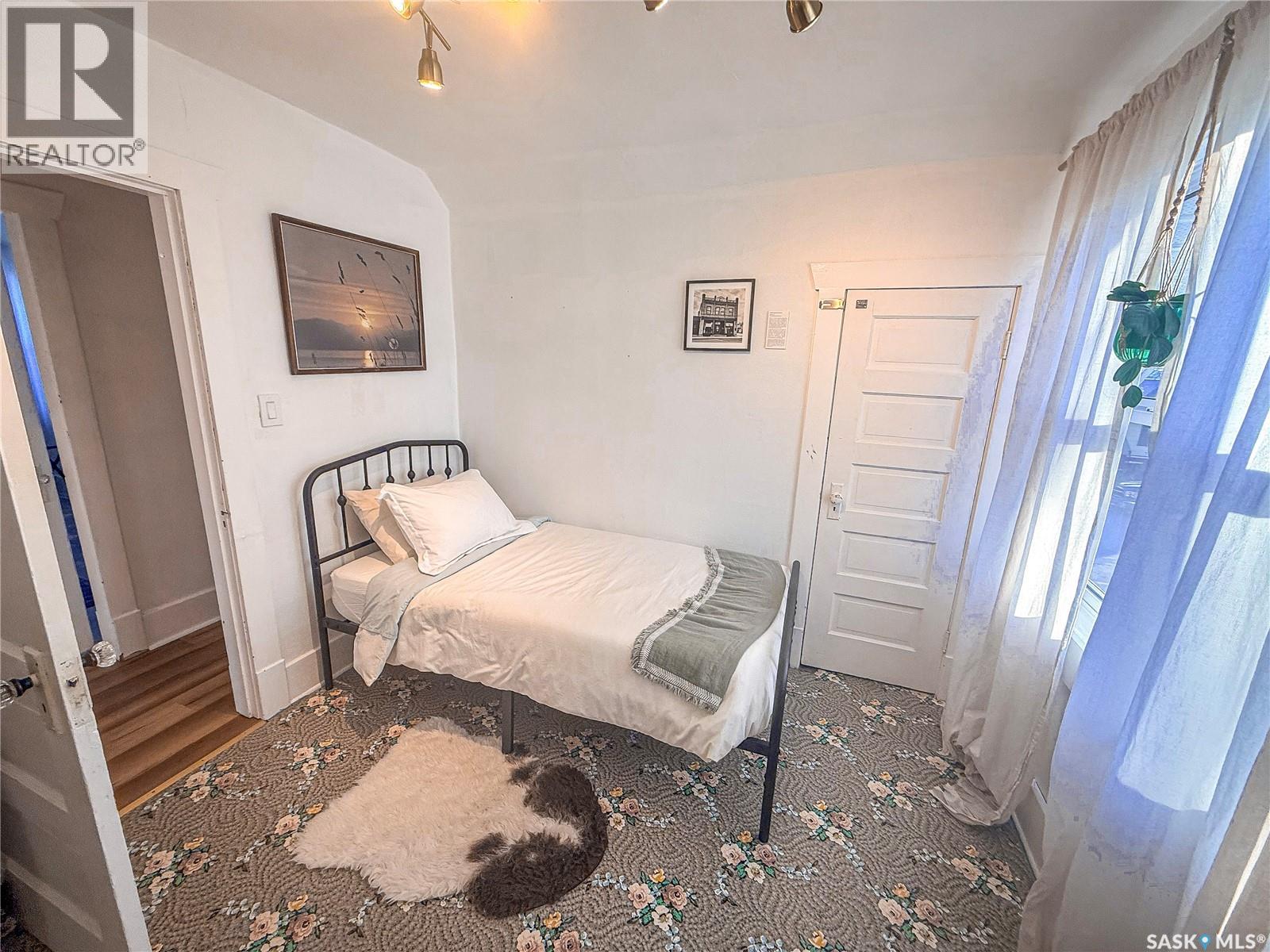 345 2nd Street W, Shaunavon, Saskatchewan  S0N 2M0 - Photo 32 - SK051226