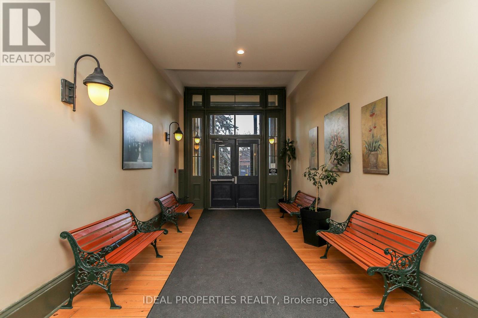 101 - 589 Rideau Street, Ottawa, Ontario  K1N 6A1 - Photo 2 - X14091088