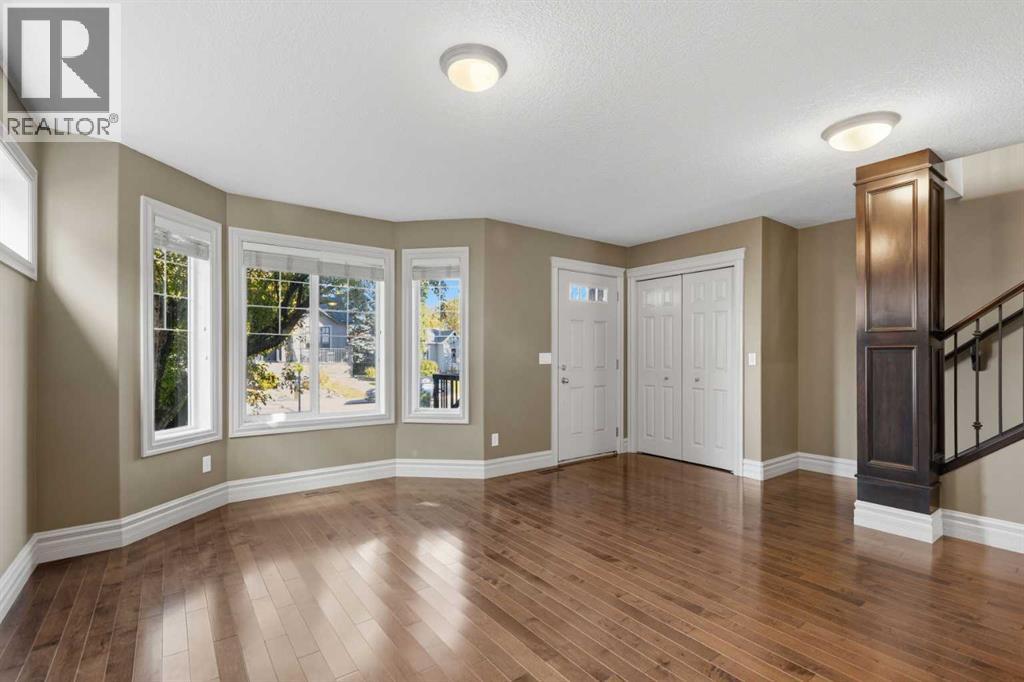 723 23 Avenue NW, Calgary, Alberta  T2M 1T1 - Photo 3 - A2343639