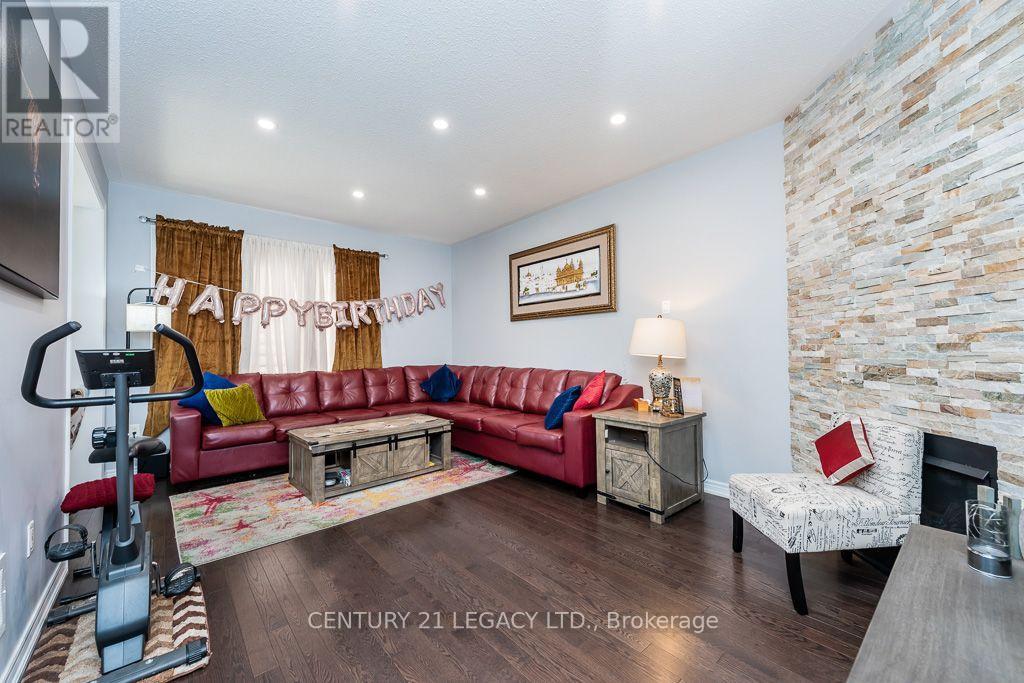 36 Monument Trail, Brampton, Ontario  L7A 4M9 - Photo 13 - W14091102