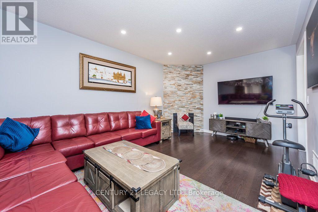 36 Monument Trail, Brampton, Ontario  L7A 4M9 - Photo 15 - W14091102