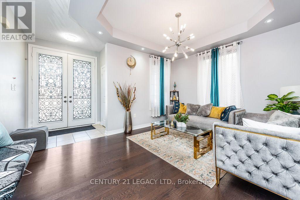 36 Monument Trail, Brampton, Ontario  L7A 4M9 - Photo 4 - W14091102