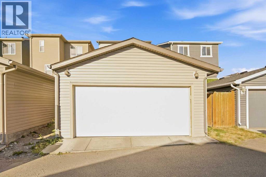 6 Evanscrest Heights NW