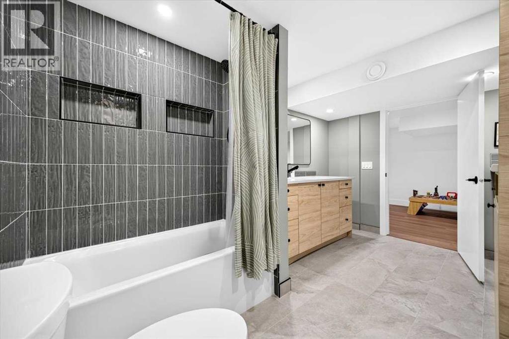 11219 Braniff Road SW, Calgary, Alberta  T2W 1C4 - Photo 21 - A2352103