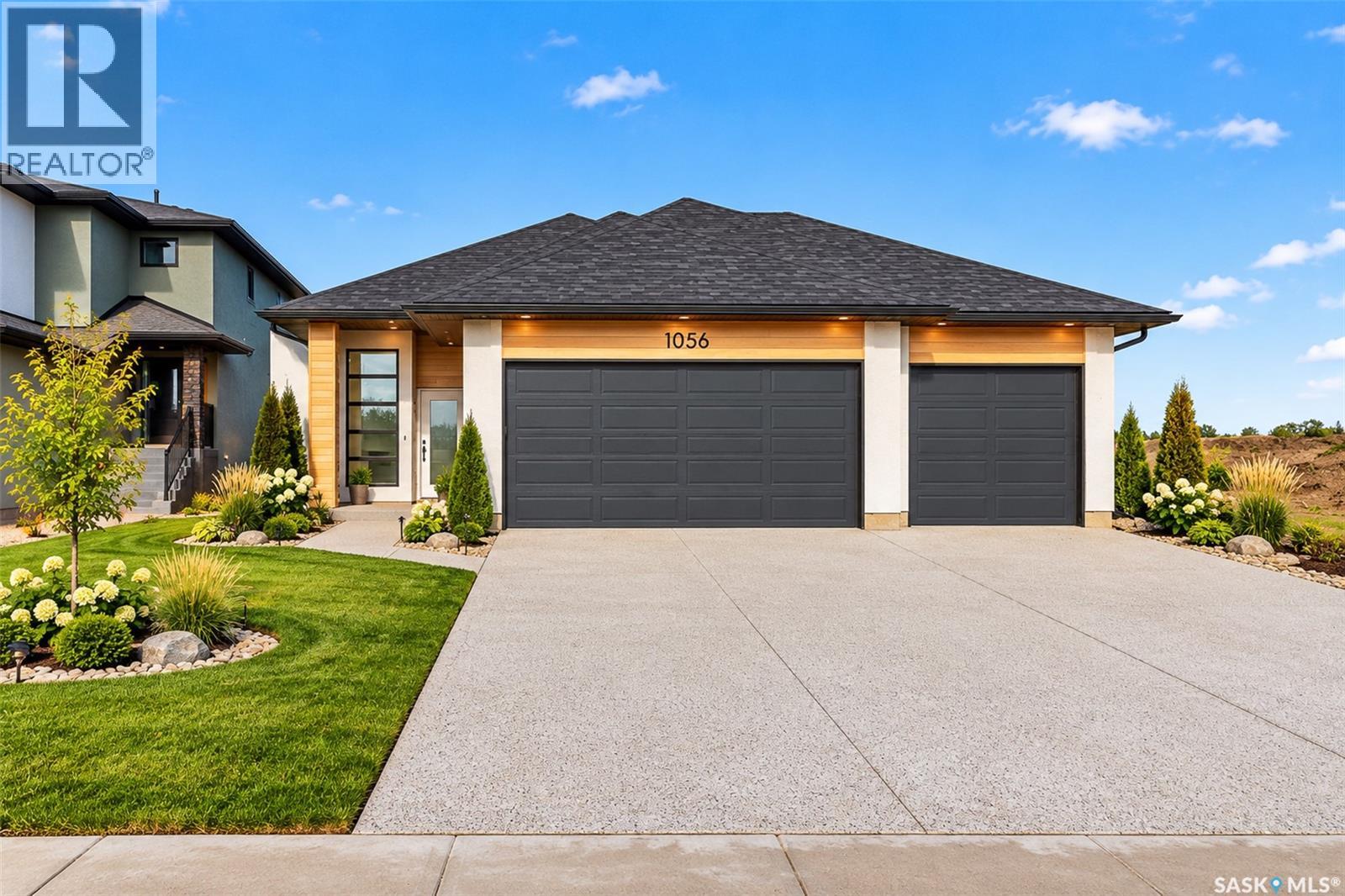 1056 West Park Boulevard, Moose Jaw, Saskatchewan  S6J 0E6 - Photo 1 - SK038535