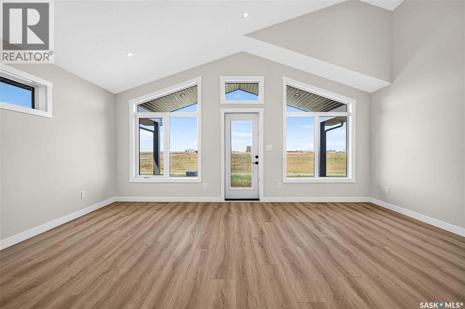 1056 West Park Boulevard, Moose Jaw, Saskatchewan  S6J 0E6 - Photo 30 - SK038535