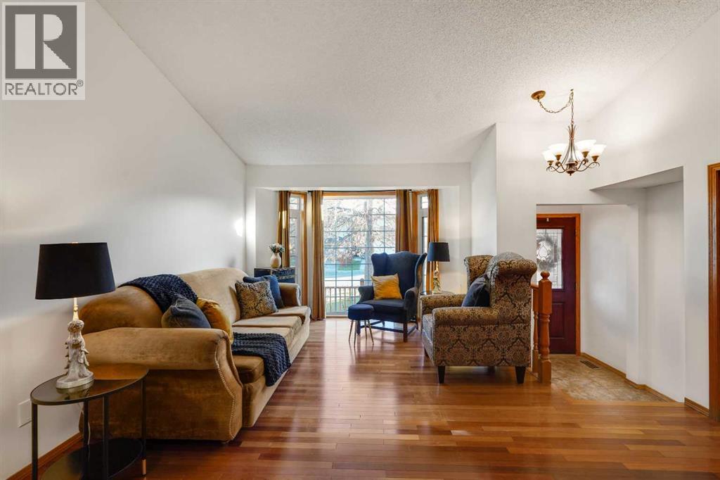 27 Sun Harbour Road Se, Calgary, Alberta  T2X 3A6 - Photo 3 - A2346244
