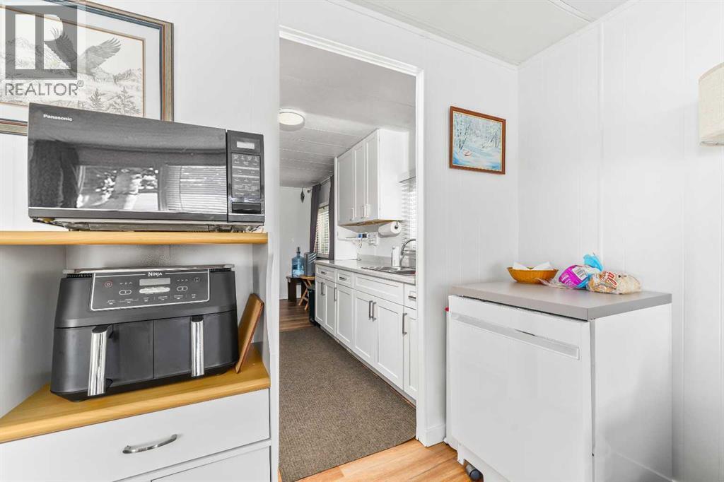 64, 2248 Southview Drive SE