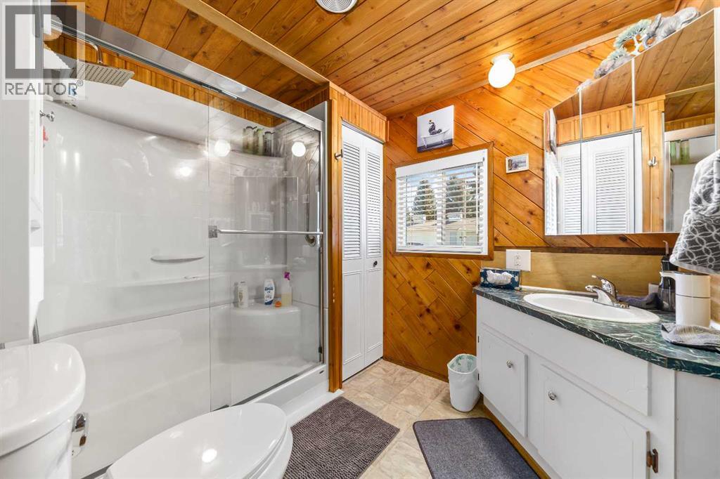 64, 2248 Southview Drive SE