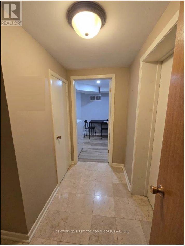 Lower - 54 Waterford Drive, Toronto, Ontario  M9R 2N6 - Photo 4 - W14091148