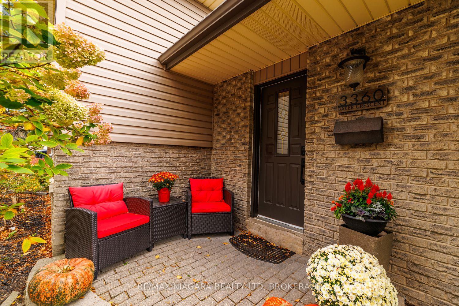 3360 Baker Crescent, Niagara Falls, Ontario  L2J 3L9 - Photo 2 - X14091150