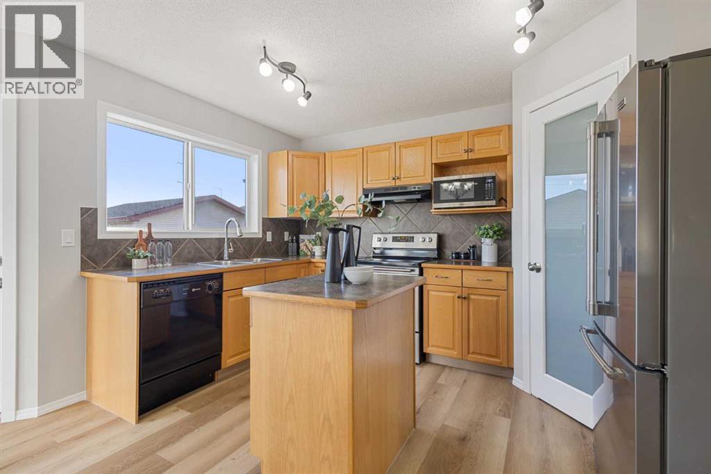 107 Cranberry Green SE, Calgary, Alberta  T3M 1L3 - Photo 6 - A2347755