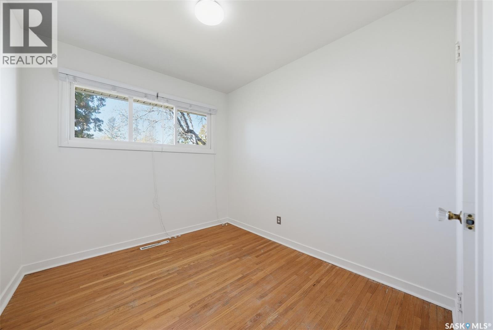 1405 Cumberland Avenue S, Saskatoon, Saskatchewan  S7H 2L9 - Photo 11 - SK051354