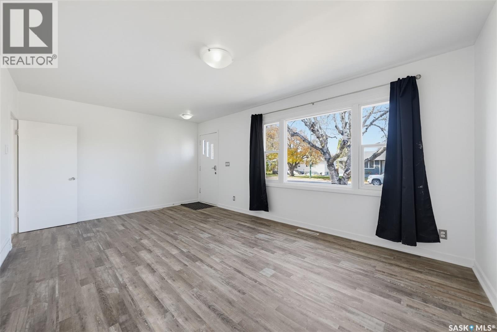 1405 Cumberland Avenue S, Saskatoon, Saskatchewan  S7H 2L9 - Photo 5 - SK051354