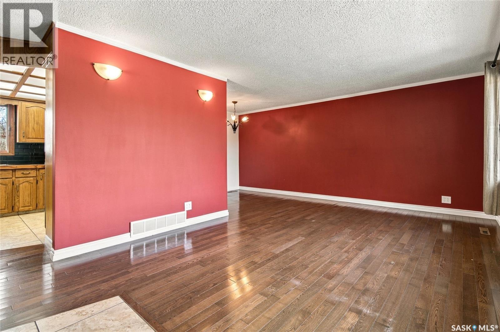 1906 St Charles Avenue, Saskatoon, Saskatchewan  S7M 0N8 - Photo 9 - SK051370