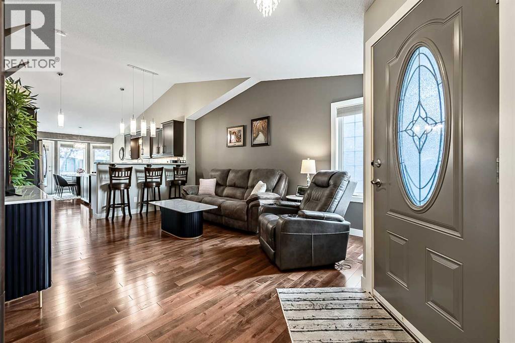 130 Riverside Crescent NW