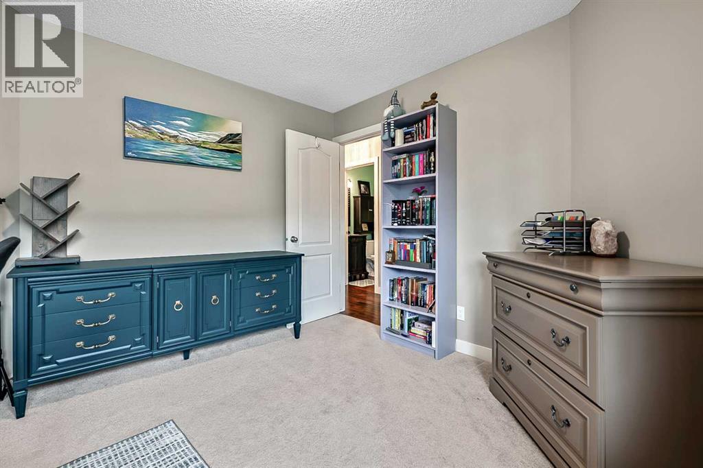 130 Riverside Crescent NW