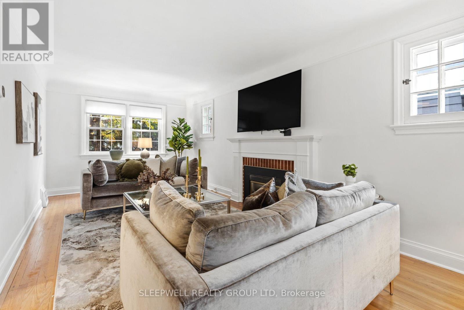 568 Golden Avenue, Ottawa, Ontario  K2A 2E9 - Photo 2 - X14091210