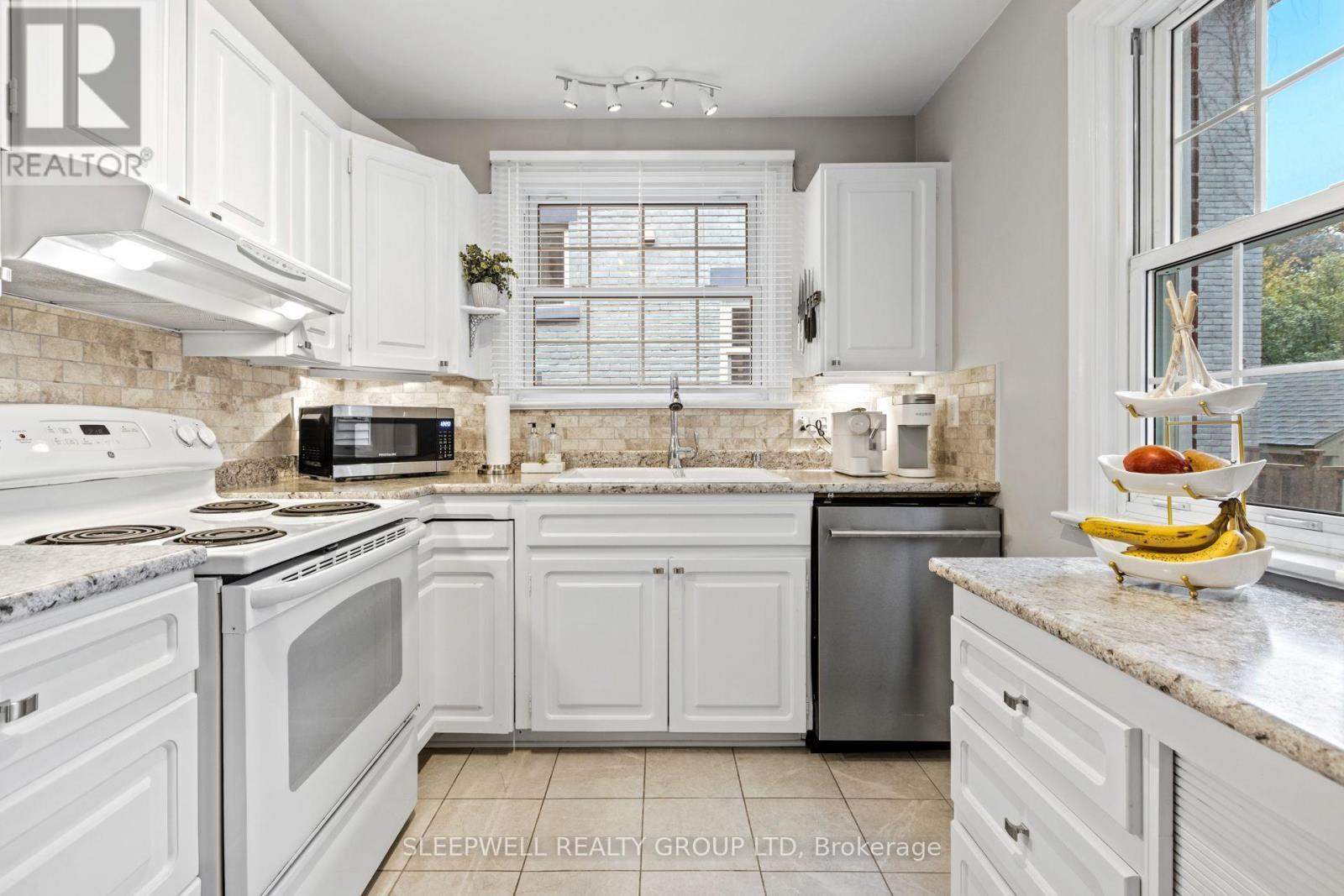 568 Golden Avenue, Ottawa, Ontario  K2A 2E9 - Photo 7 - X14091210
