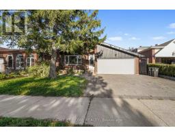 21 CLEETHORPES BOULEVARD, Toronto, Ontario