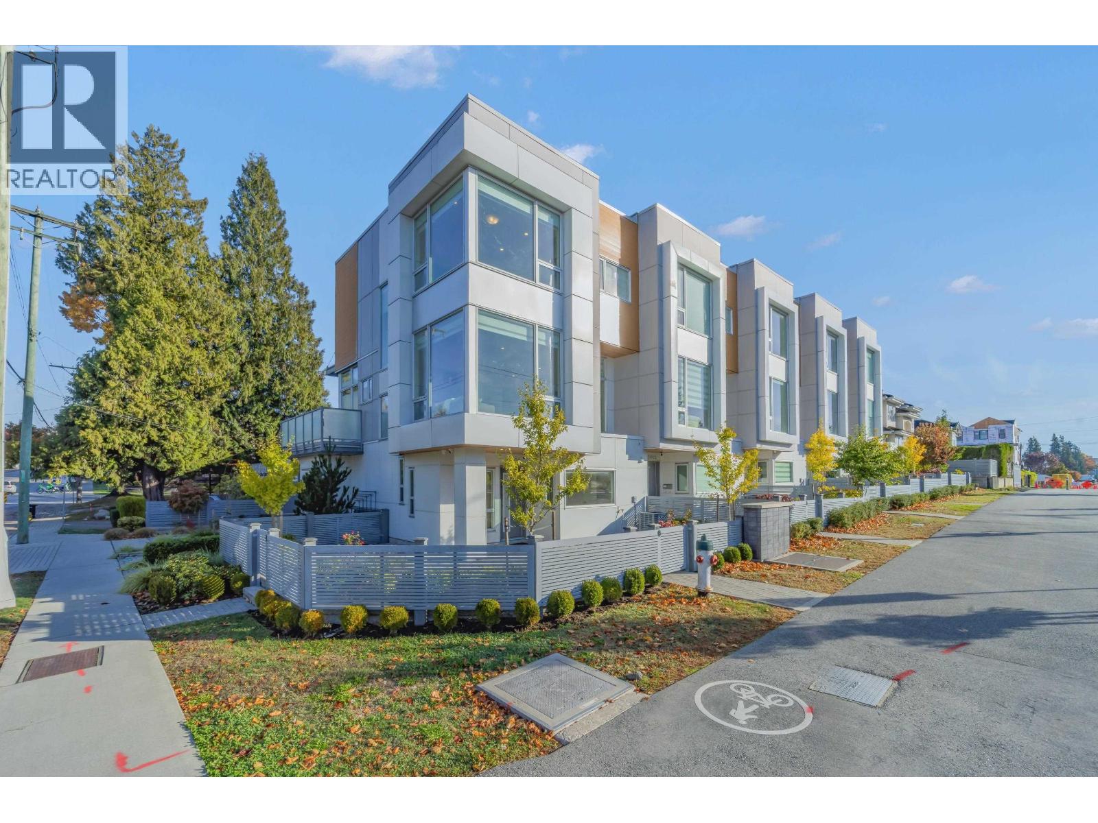 5601 RUMBLE STREET, Burnaby, British Columbia