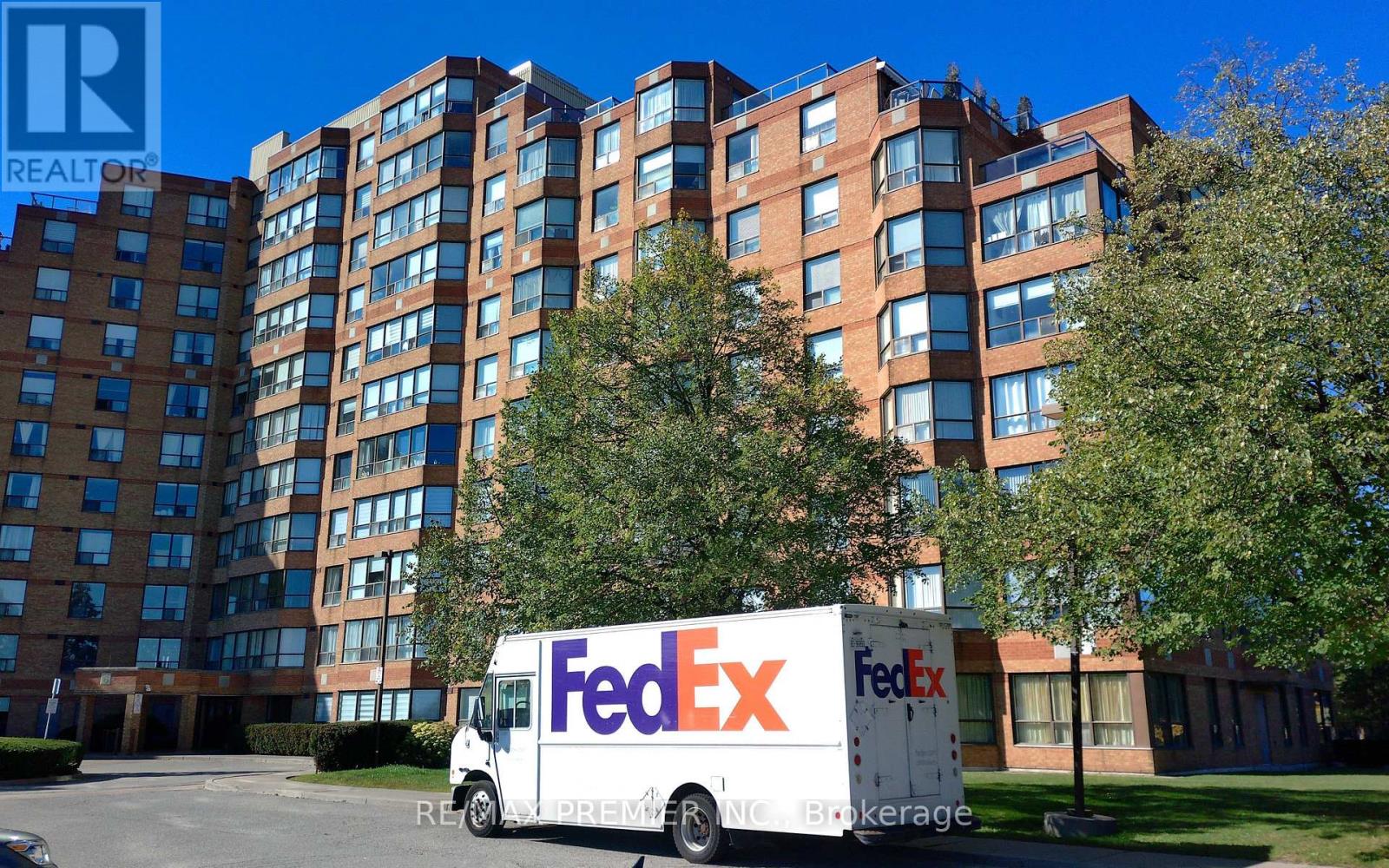 212 - 6 HUMBERLINE DRIVE, Toronto, Ontario